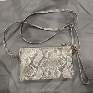 Jen & Co Elegant Snake Print Wristlet Clutch Or Crossbody Purse